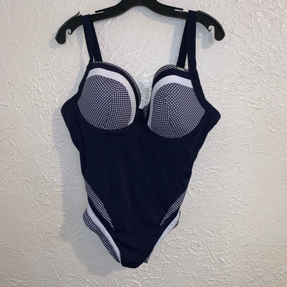 Kris swim new (G)